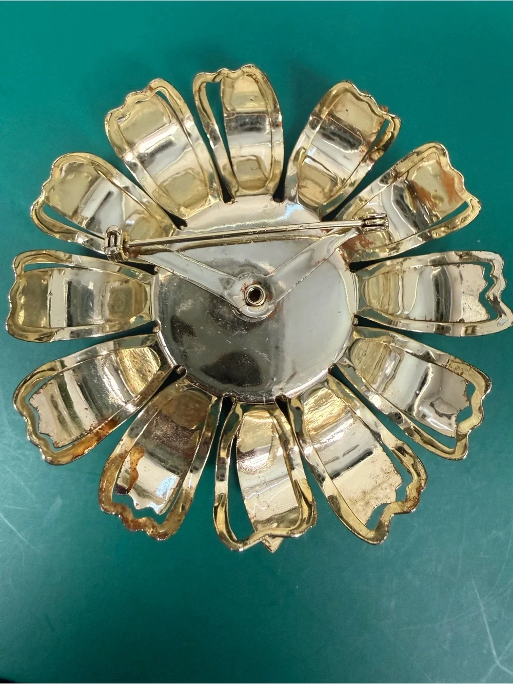 Vintage Gold  Flower Brooch Pin - Women's Jewery - Picture 4 of 6